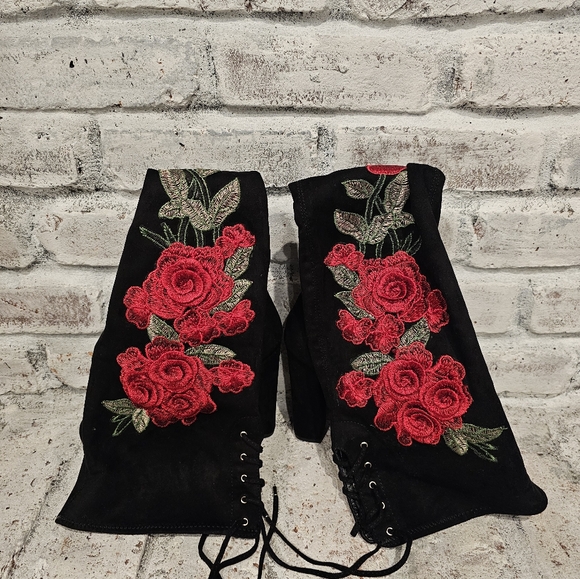 New Women Wild Diva Faux Suede Embroidered Drawstring Block Heel Boot Size 6 - Picture 3 of 3